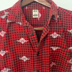 Uniqlo Star Wars Yoda Red and Black Checkered Men's Shirt